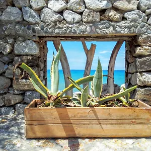 *** Bed & Breakfast La Casa A Mare Italia